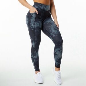 ALPHALETE Women's Oil Spill High Rise Pocket Leggings